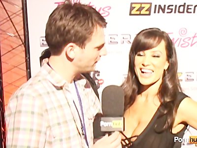 PornhubTV Lisa Ann Interview at 2012 AVN Awards